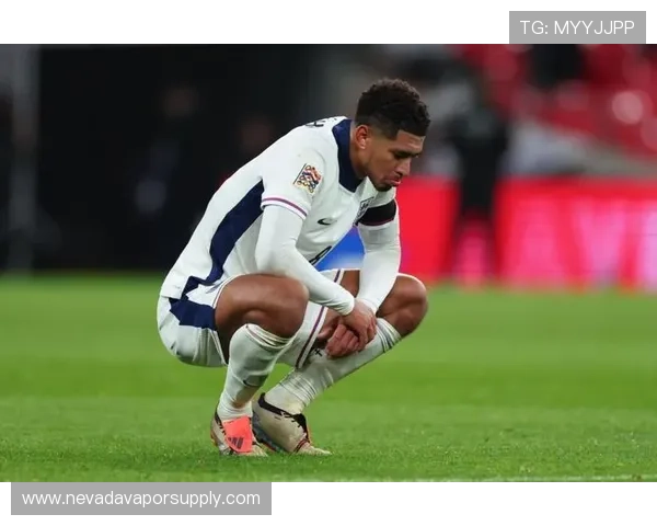 赖斯与贝林厄姆:英格兰中场双核战术角色及攻守平衡差异解析 赖斯与贝林厄姆:英格兰中场双核战术角色及攻守平衡差异解析